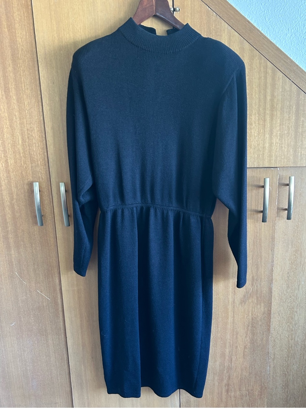 Classic Black Knit Midi Dress - Timeless Everyday Style